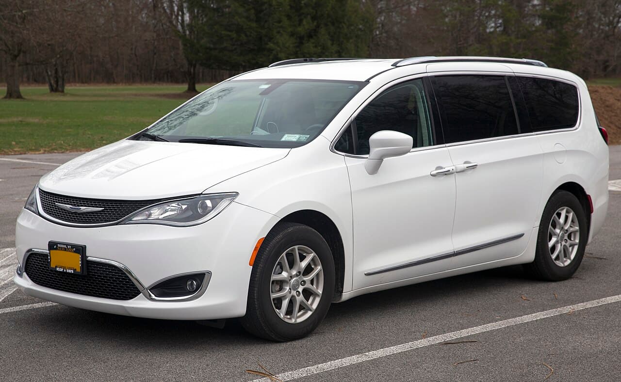 2020 Chrysler Pacifica minivan