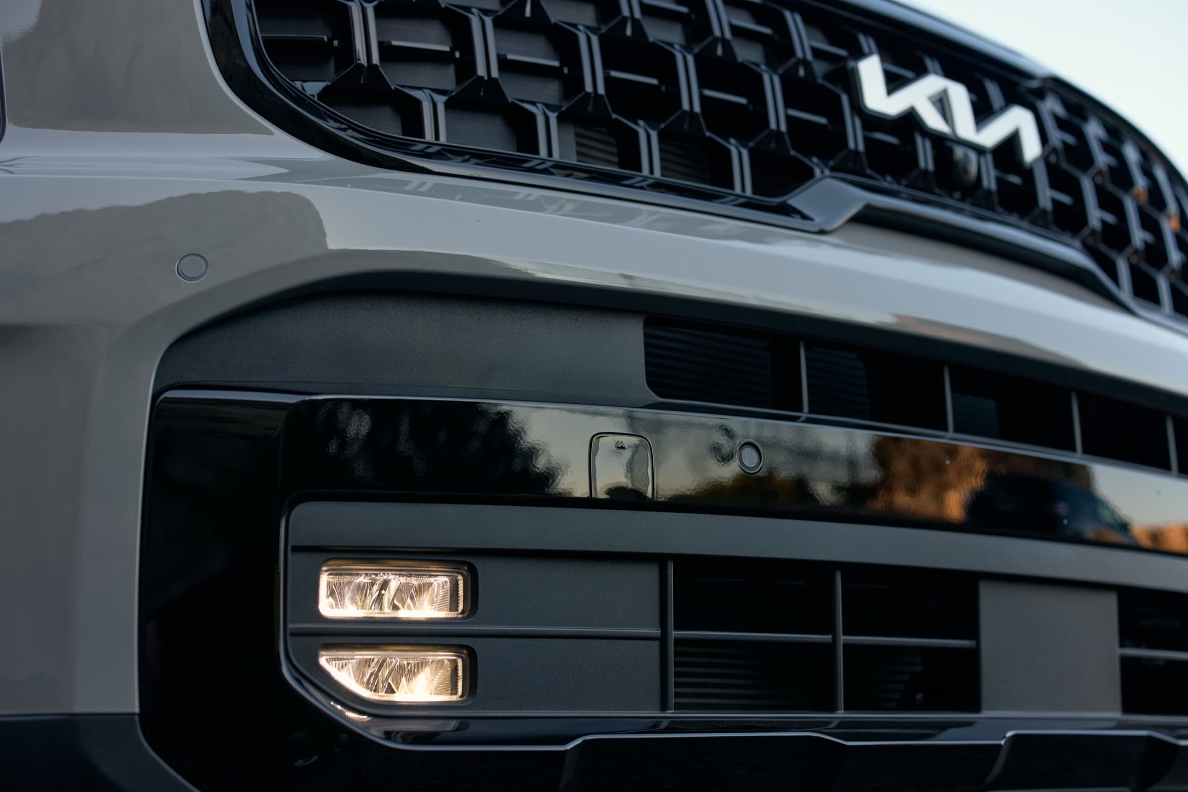 Front detail of a 2024 Kia Telluride