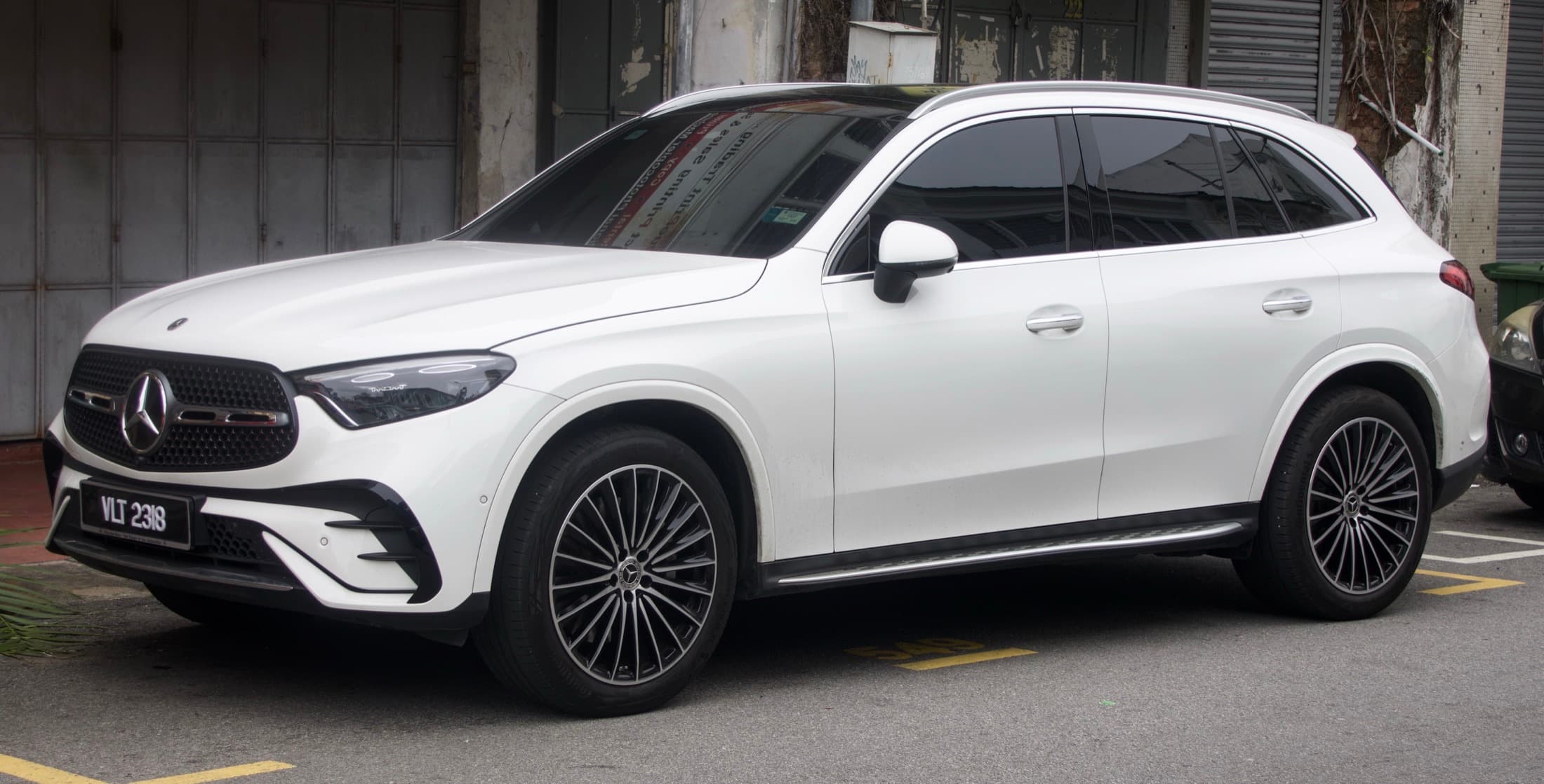 Front three-quarter view of a 2023 Mercedes-Benz GLC 300 4MATIC