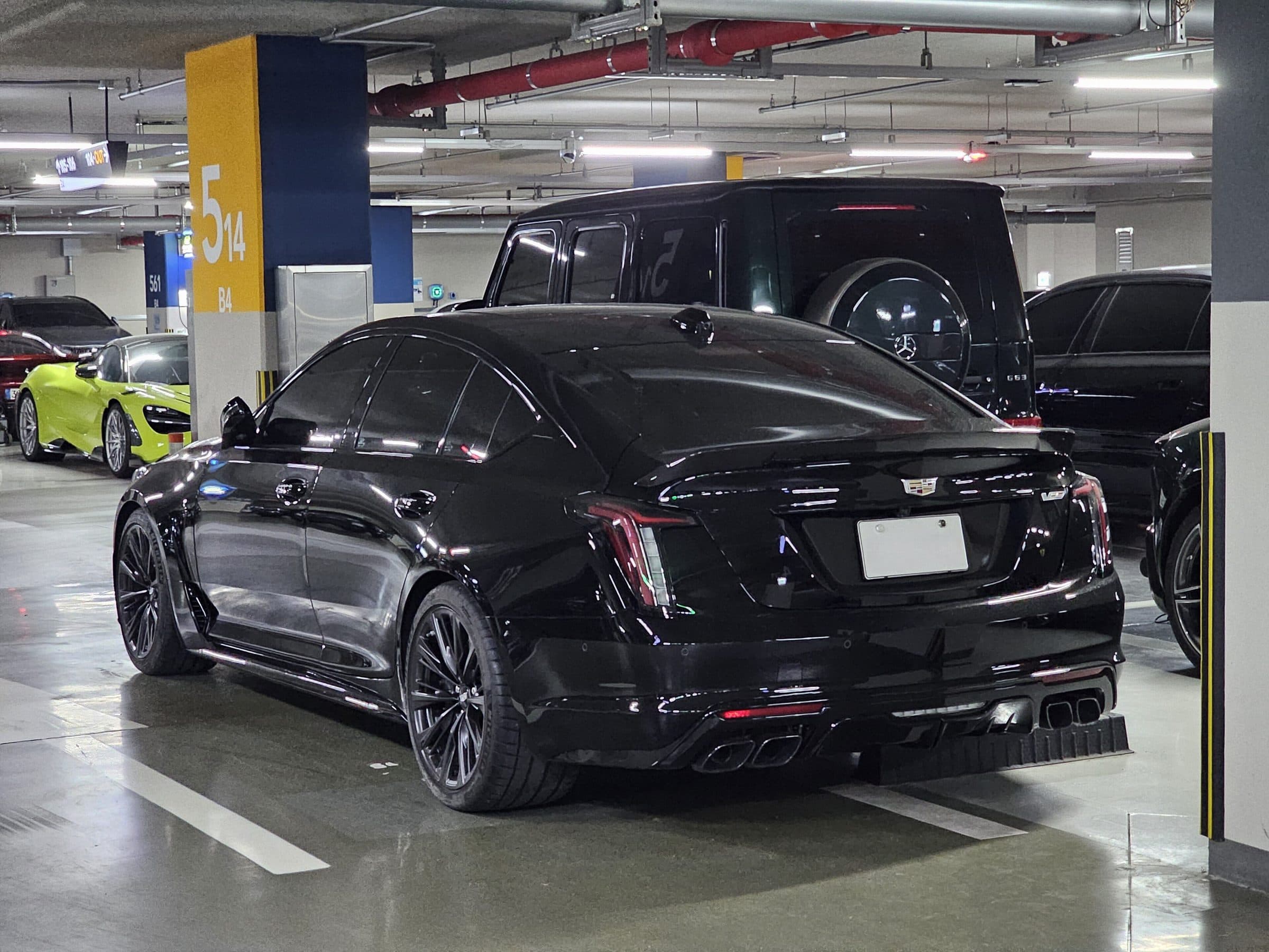 Cadillac CT5-V Blackwing in Black Raven