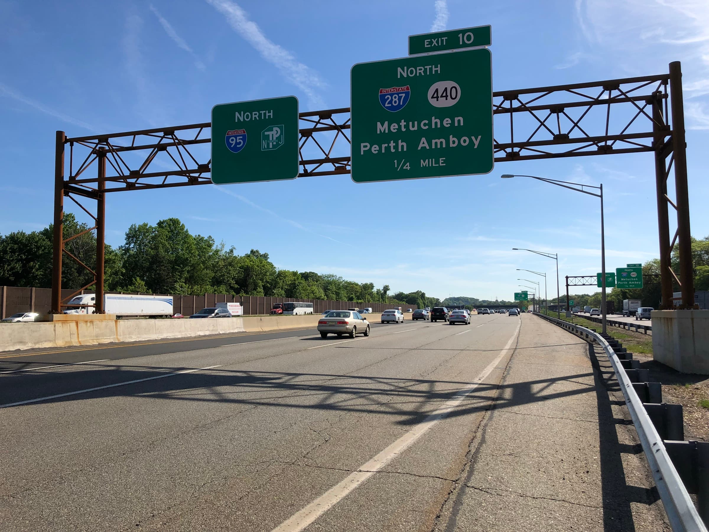 New Jersey Turnpike looking north near Exit 10 in Edison Township