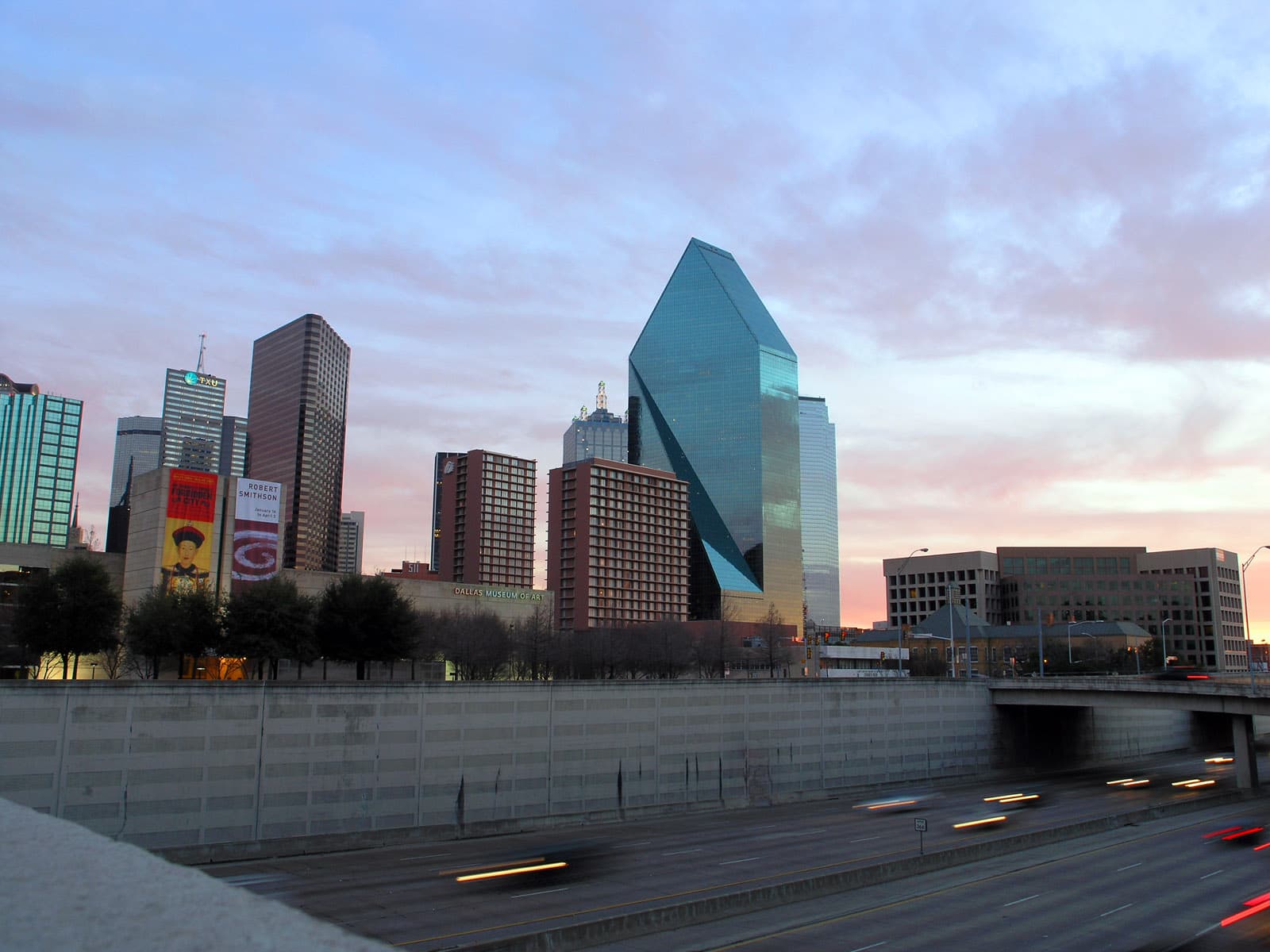 Dallas Woodall Rodgers Freeway and downtown skyline